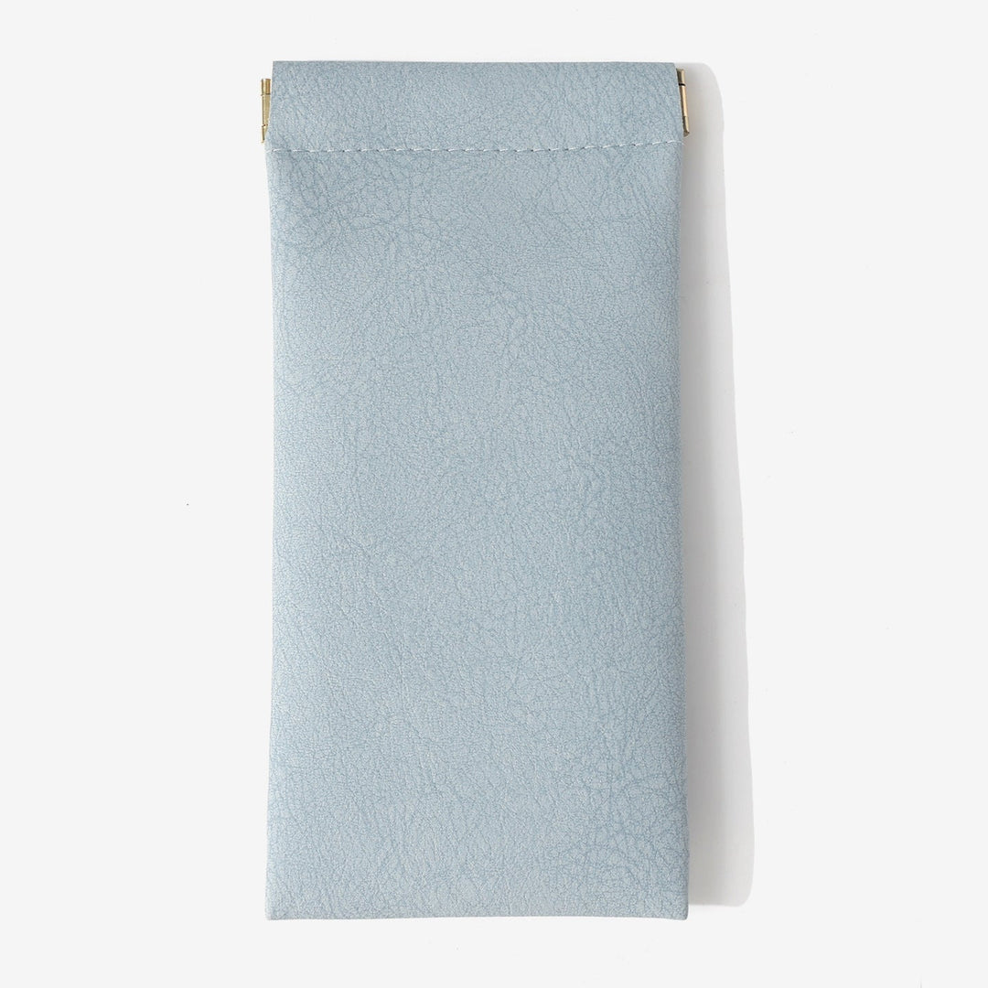 Soft protective sleeve for eyewear, ideal for glasses & sunglasses, prevents scratches & damage.