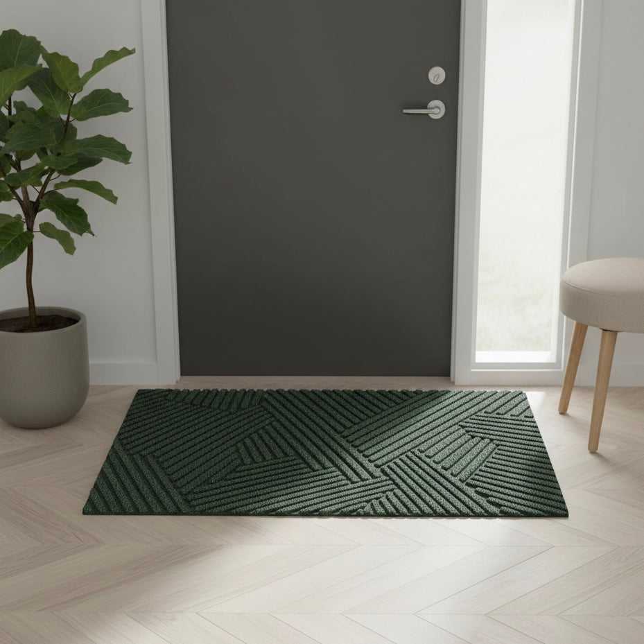Sustainable polypropylene entrance mat, non-slip & durable for home decor.
