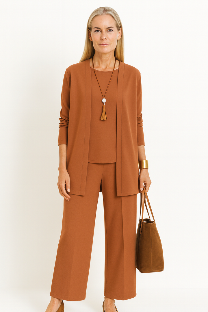 Versatile women's 3-piece set: elegant top, pants, and jacket.