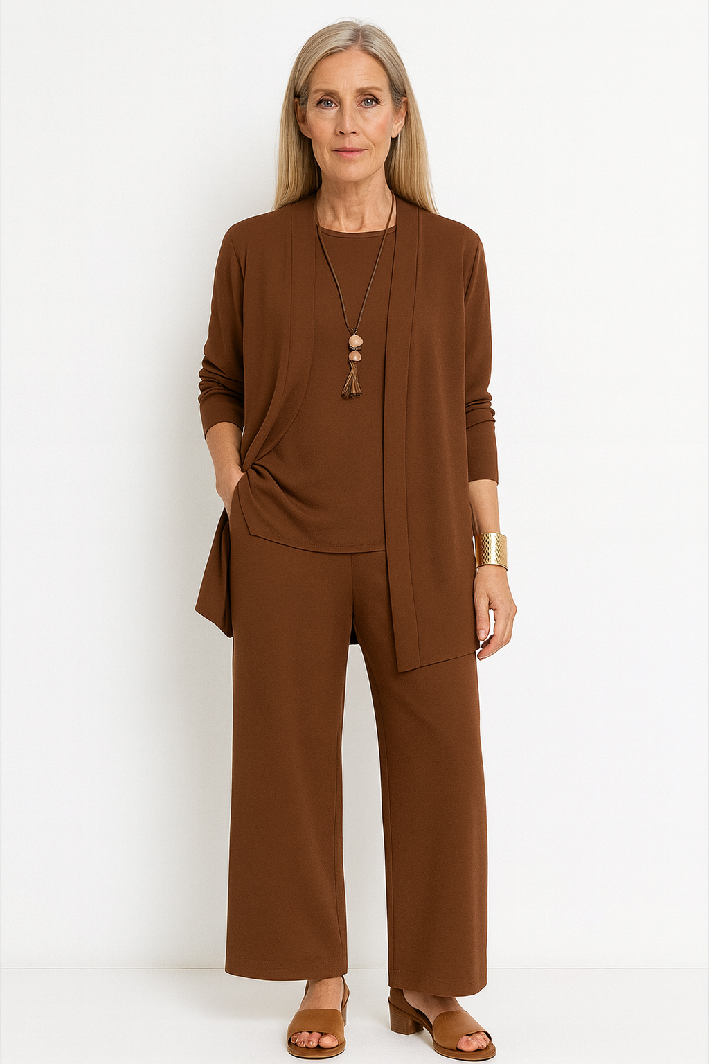 Sophisticated women's 3-piece outfit for elegant everyday wear.