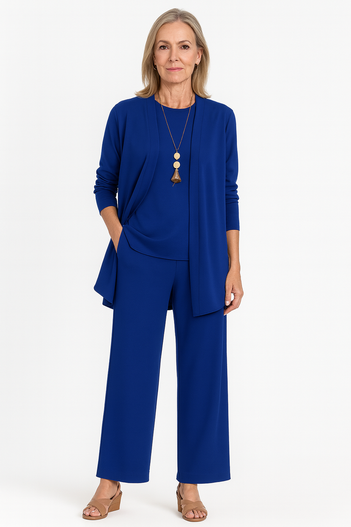 Comfortable & chic women's 3-piece set, perfect for versatile fashion.