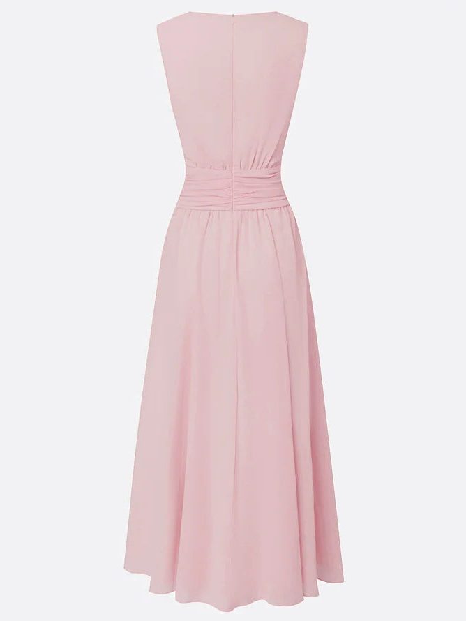 Women's elegant maxi dress, a versatile option for any formal daytime event.
