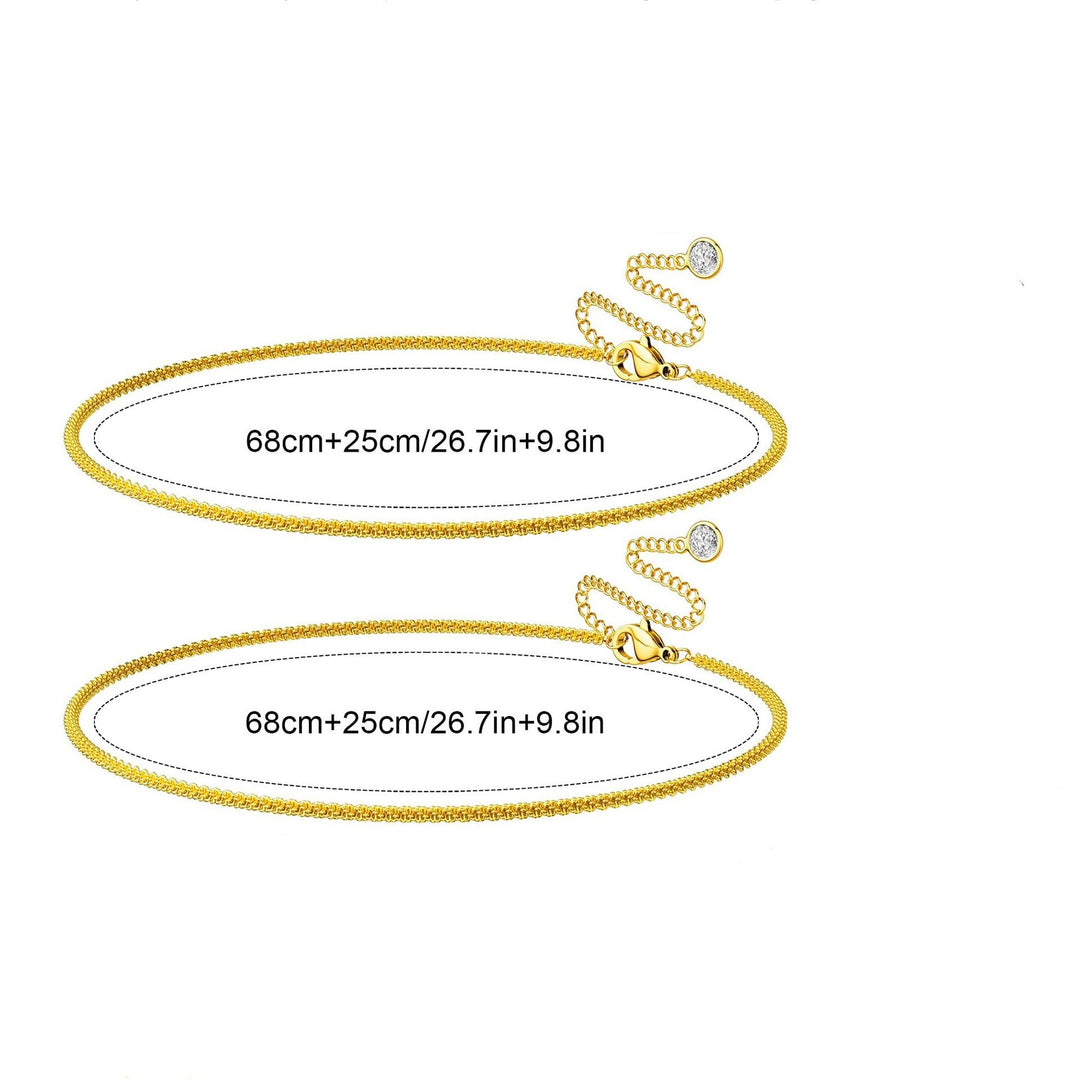 Fashionable women's adjustable gold chain necklace, elevating elegance in modern jewelry.