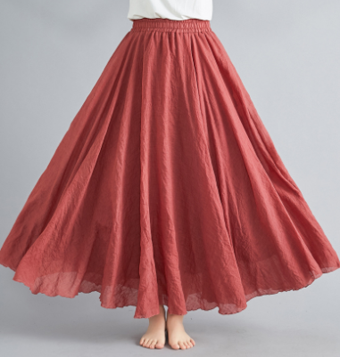 Versatile women's high-waist maxi skirt, elegant boho style for flowy, chic summer outfits.