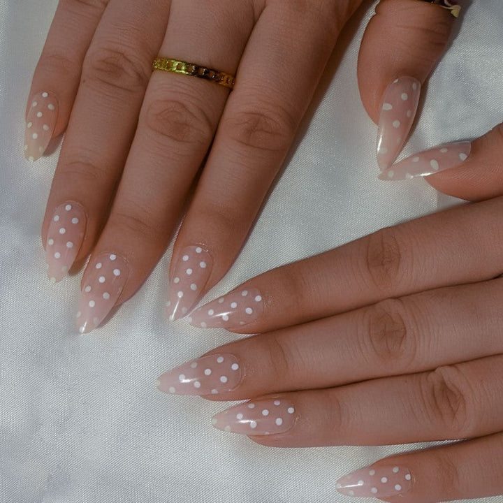 Elegant clear gel nail tips for women, perfect for salon-quality manicures, false nails & press-on art.