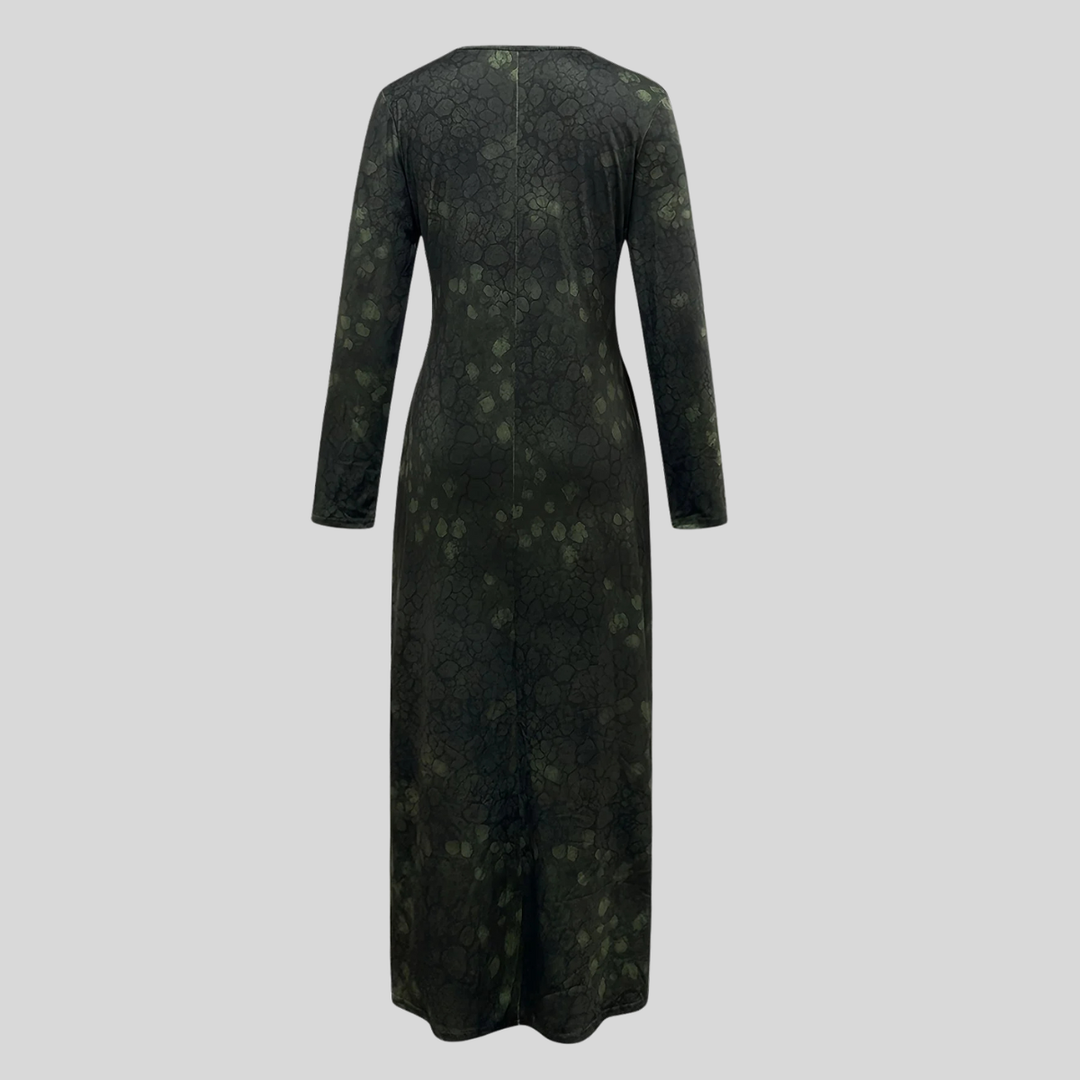 Comfortable women's Elara floral maxi dress, ideal for autumn & winter fashion, a stylish and elegant long dress.