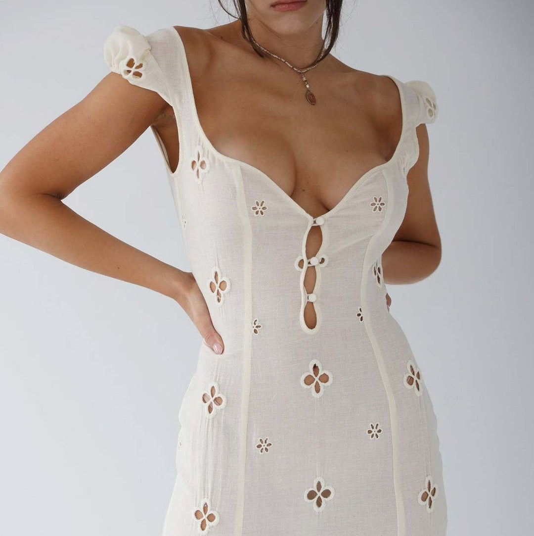 Elegant embroidered mermaid wedding dress for women, perfect for a special occasion.