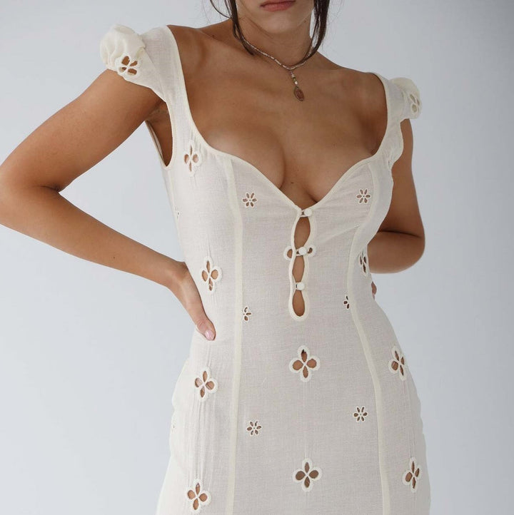 Elegant embroidered mermaid wedding dress for women, perfect for a special occasion.