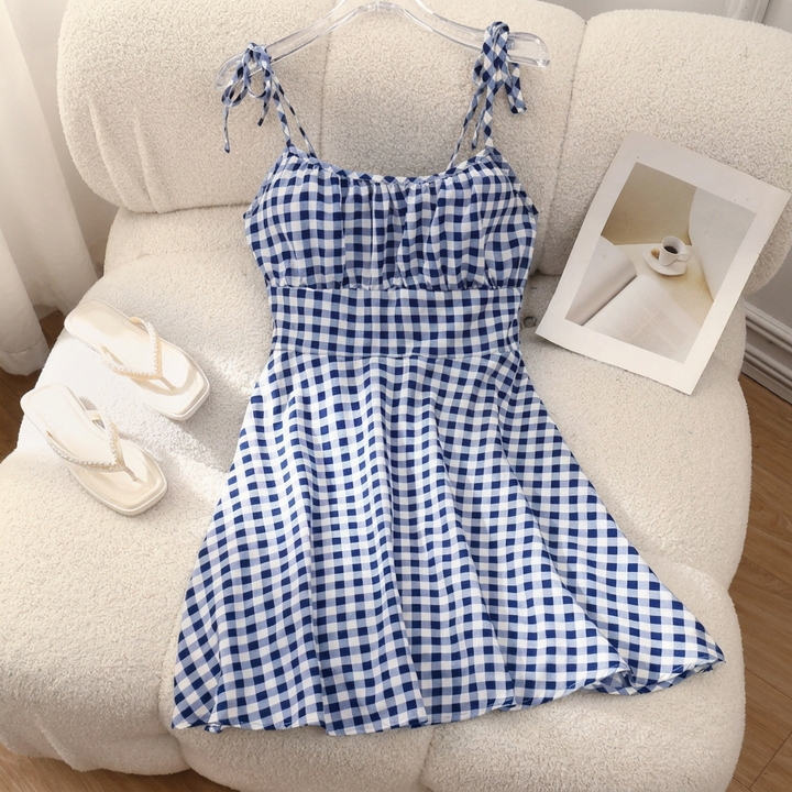 Women's elegant floral A-line summer dress, perfect casual day dress or vacation outfit for spring fashion.