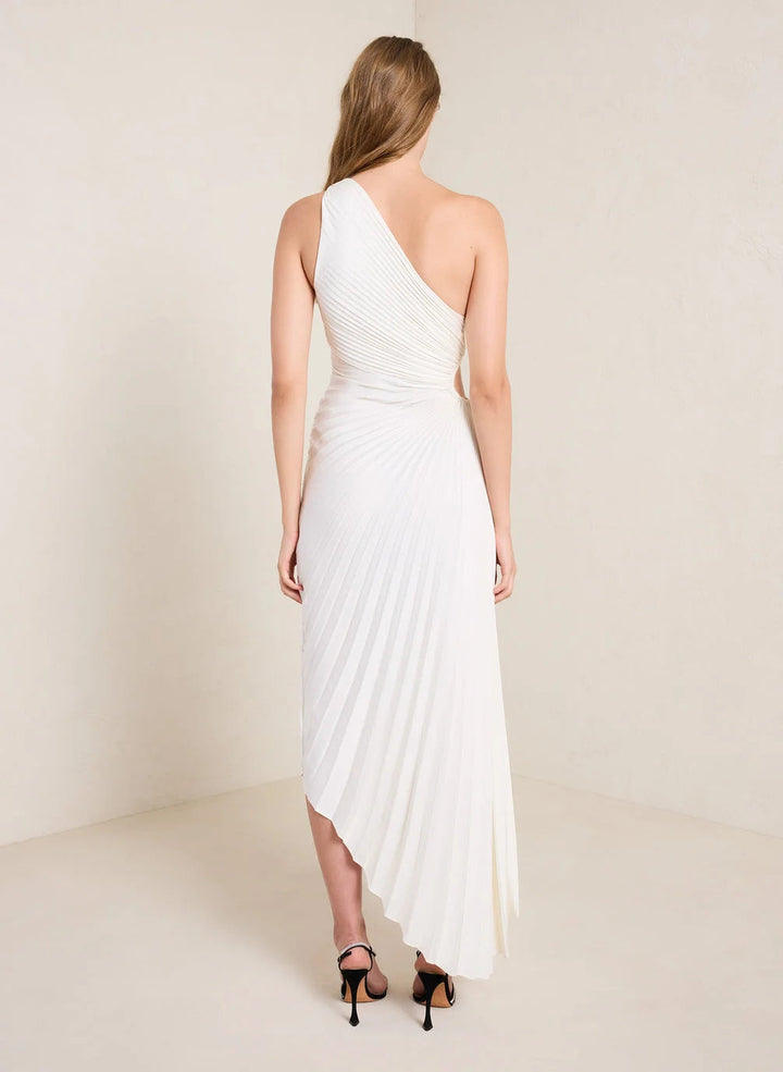 Versatile long summer dress for women, comfortable and stylish. An elegant flowing maxi style.
