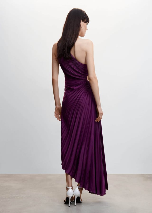 Elegant summer maxi dress for women, a flowing long dress ideal for comfort and style.