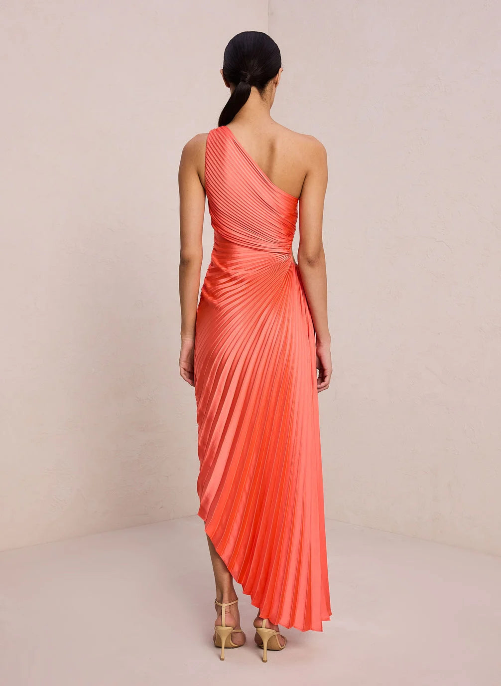 Flowing elegant maxi dress for women, a versatile and comfortable long dress. Ideal for summer.