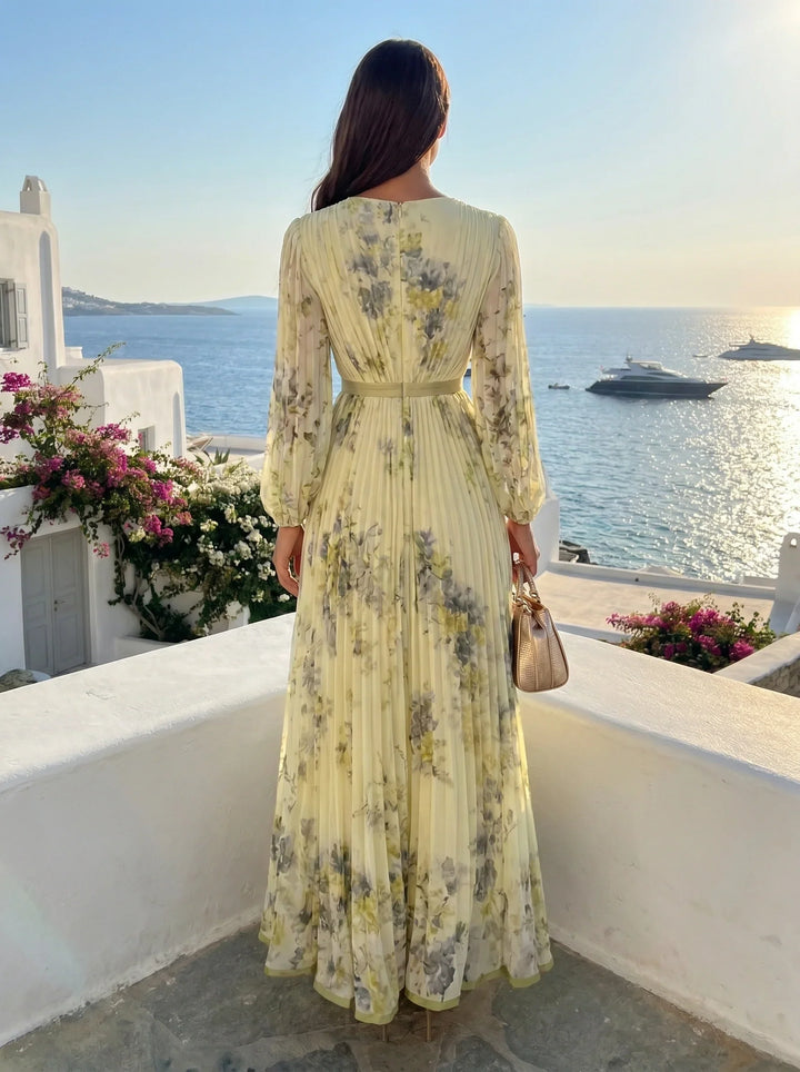 Chic women's summer maxi dress, featuring an elegant, flowing design for effortless style at any party or event.