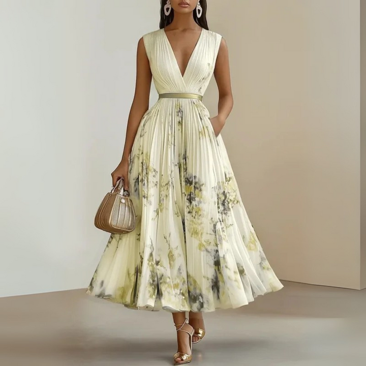 Stylish women's maxi dress, perfect flowy summer dress for a beach vacation or an elegant casual party.