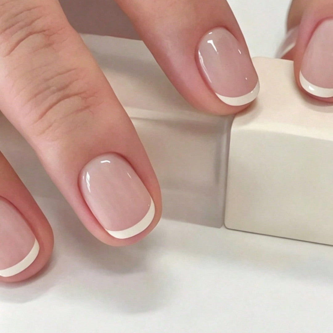 High-quality French tip press-on nails for an effortless, reusable manicure. Achieve beautiful nail art instantly.