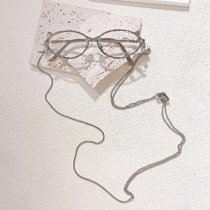 Elegant gold metal glasses chain holder, a stylish eyewear lanyard accessory for men and women.