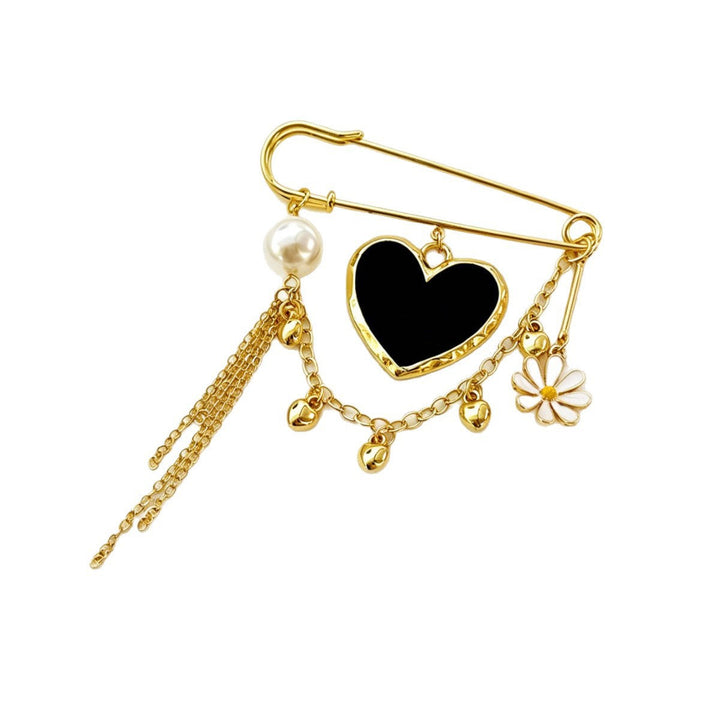 Women's stylish gold safety pin pendant necklace, featuring an elegant design for modern fashion.