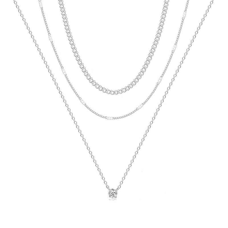 Beautiful multi-layered women's chain necklace in gold finish. An elegant fashion accessory, ideal for a chic look.