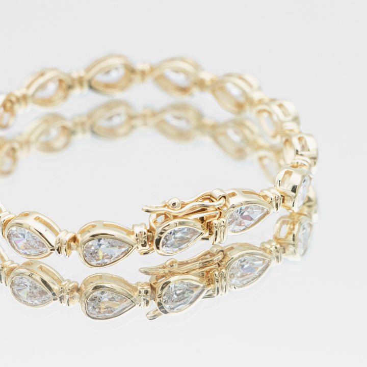 Stackable gold vermeil & sterling silver women's padel bracelet, timeless luxury jewelry for everyday wear.