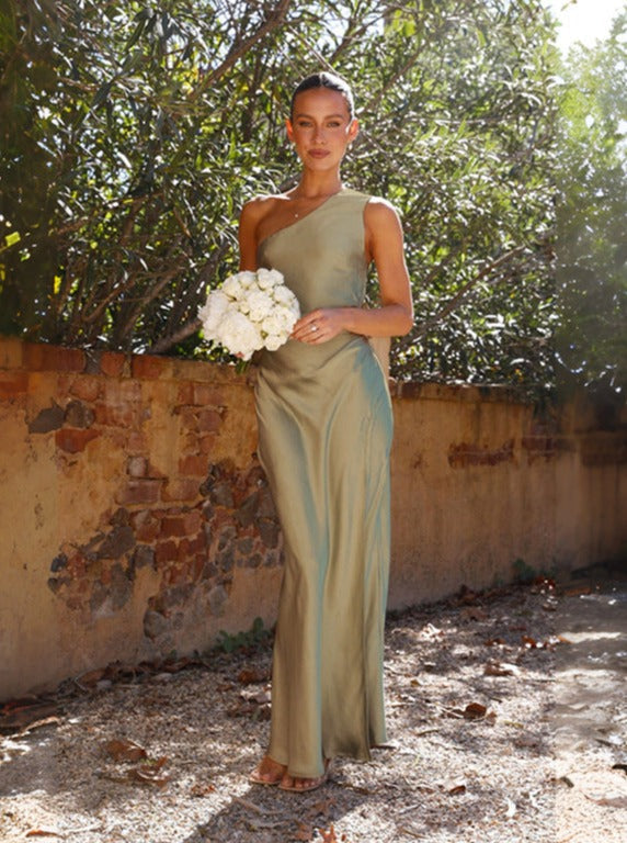 Green one-shoulder elegant maxi dress for women, suitable for spring parties, evening wear, and special occasions.