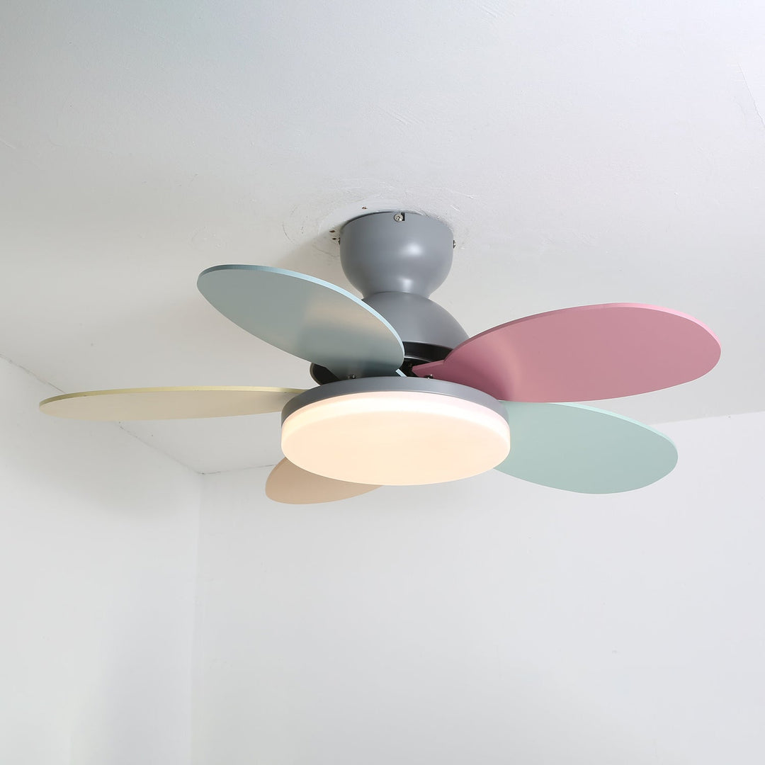 Modern LED ceiling fan light, wood blades, quiet, remote, ideal for master bedrooms.