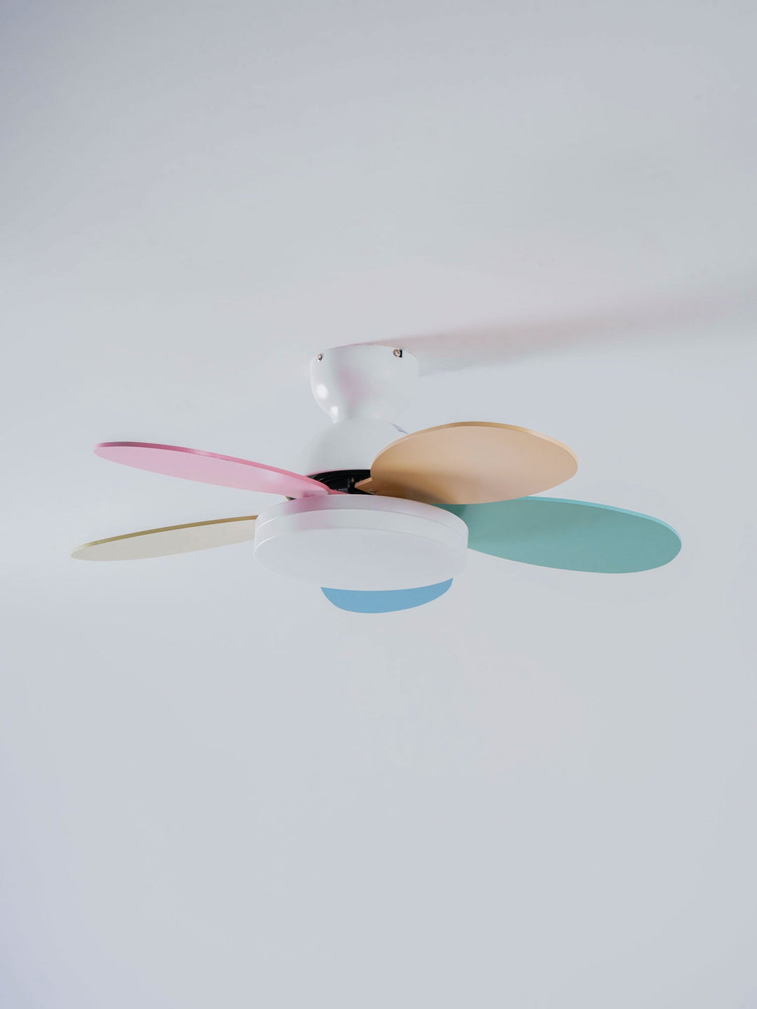 Stylish LED fan light, contemporary, wood-look blades, remote control for dens.