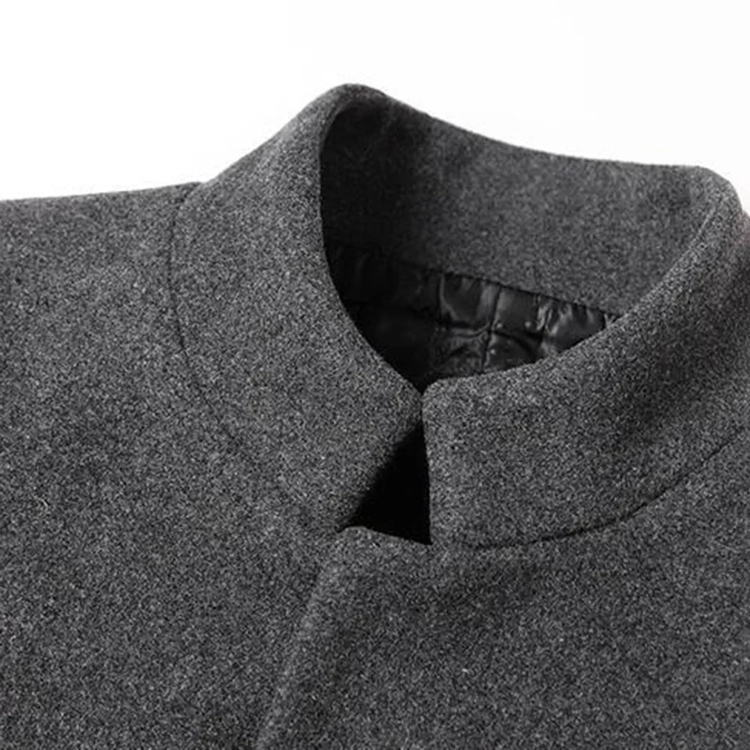 Men's formal long winter coat. Elegant and classic outerwear, ideal for sophisticated business or special occasions.