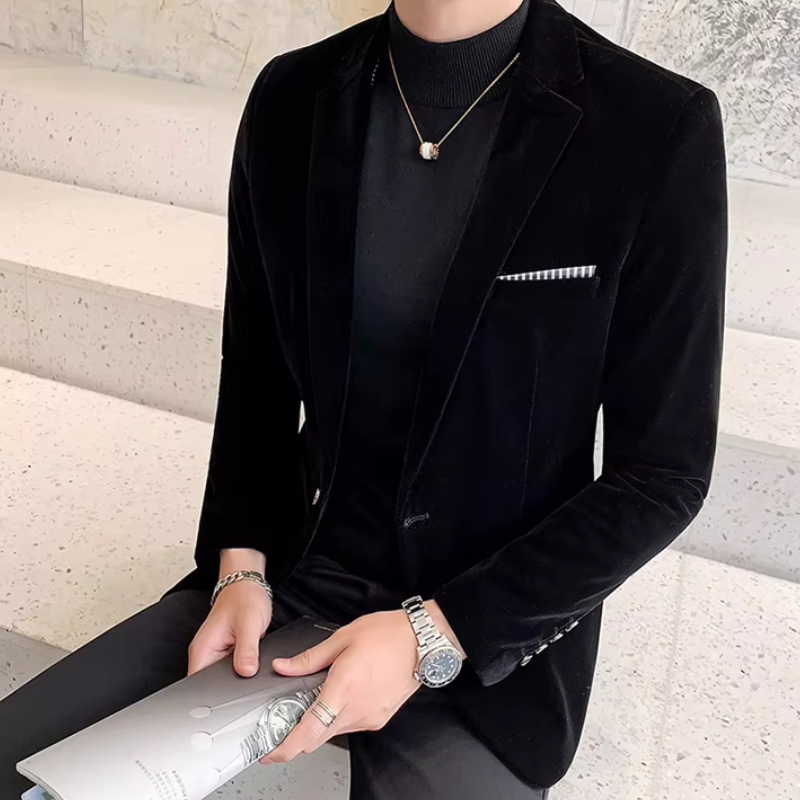Elegant men's slim fit velvet blazer, one-button suit jacket for formal occasions, parties, and weddings.