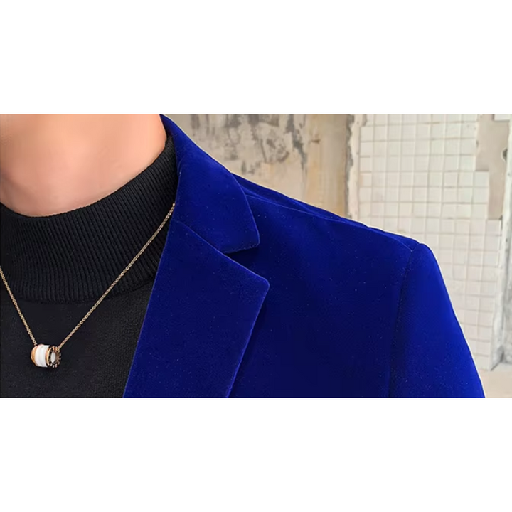 Men's standout slim fit velvet party blazer. Elegant one-button dinner jacket perfect for festive events.