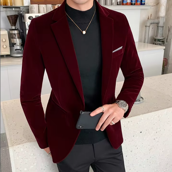 Luxurious men's slim fit velvet blazer, one-button formal suit jacket for upscale occasions and wedding attire.