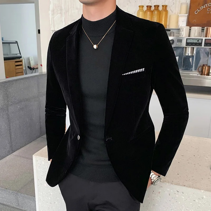 Close-up: Men's elegant one-button slim fit velvet blazer. Perfect formal suit jacket or dinner jacket for events.