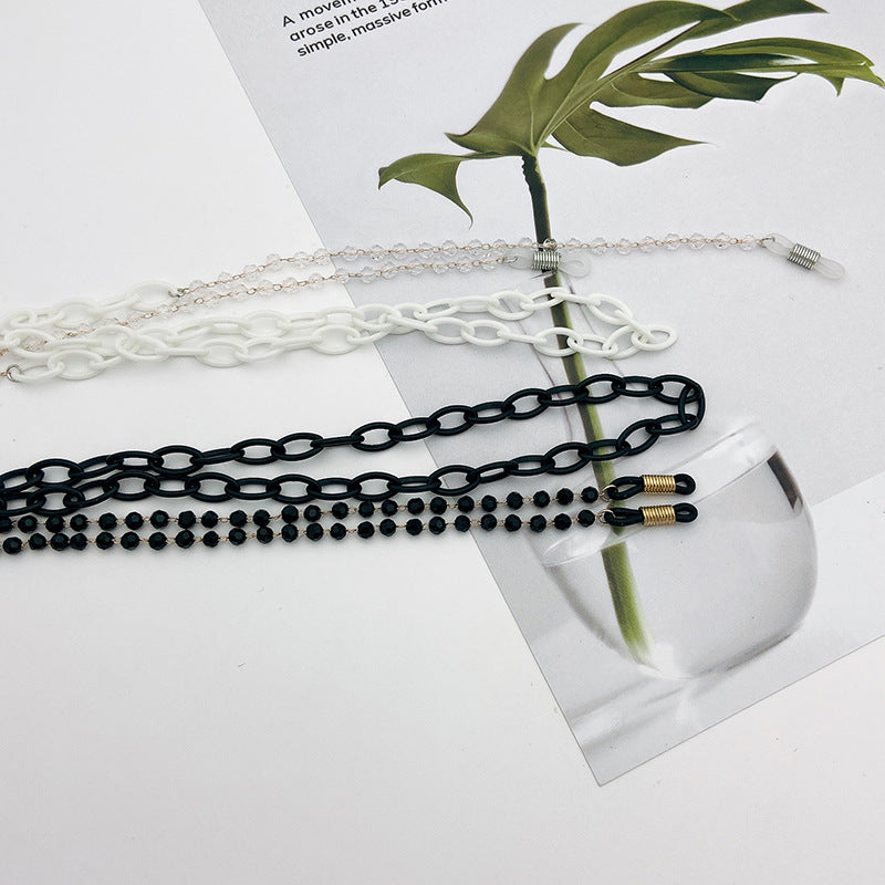 Chic eyeglass chain & glasses accessory with minimalist design, securely holds spectacles. Versatile & lightweight anti-lost.