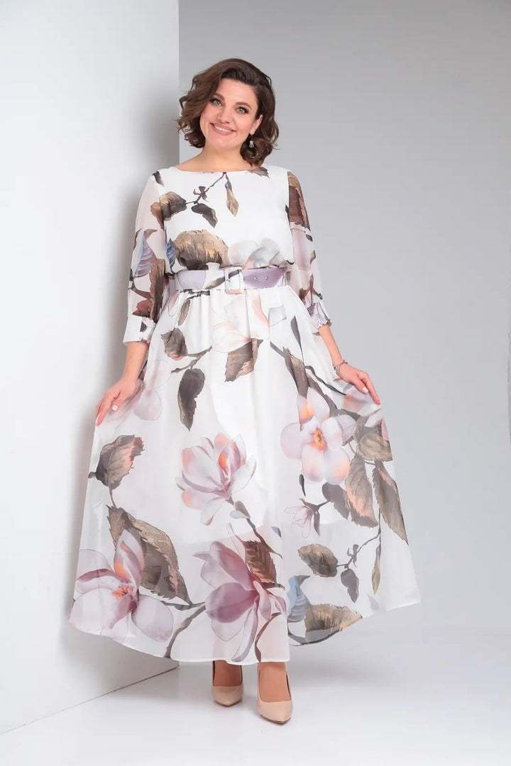 Comfortable women's occasion dress in elegant pink. Perfect for formal events & parties.