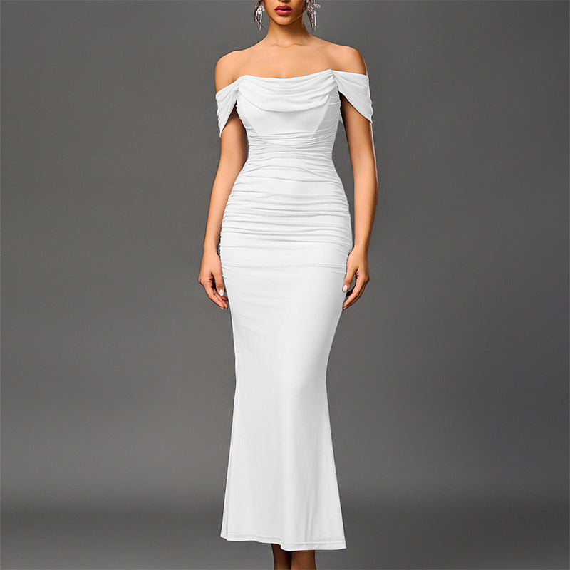 Elegant women's backless off-shoulder mermaid gown, ideal for prom or evening parties.