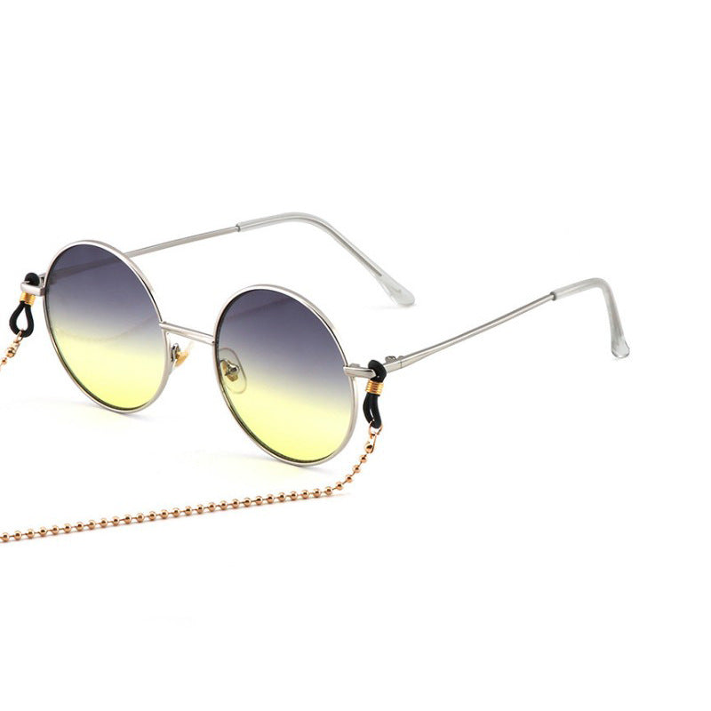 Women's jewelry-style pearl glasses chain. Securely holds reading glasses & sunglasses in chic style.