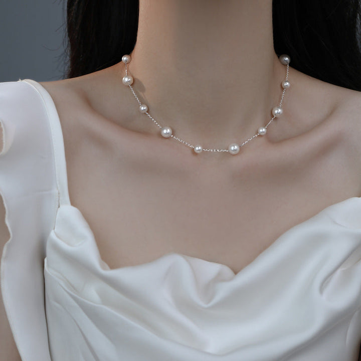 Chic lariat pearl necklace, adjustable and versatile, perfect for women seeking an elegant fashion accessory.