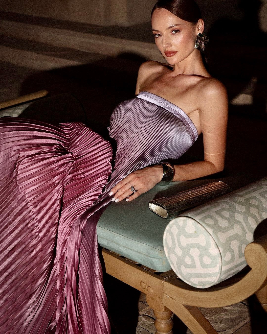 Versatile women's elegant casual pink maxi dress. Long, flowing & comfortable, ideal for summer occasions.