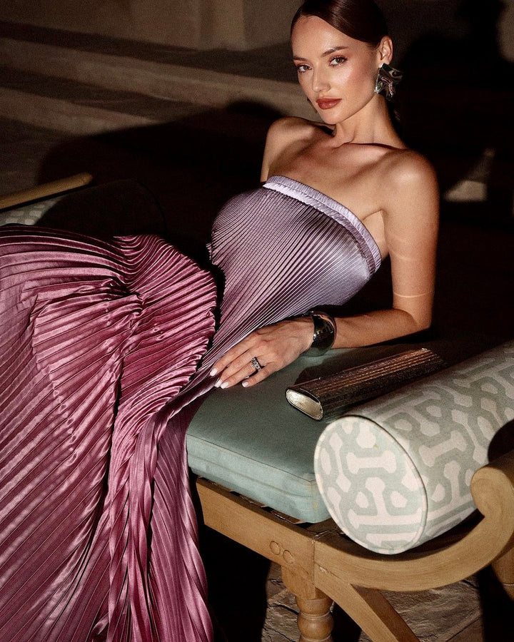 Versatile women's elegant casual pink maxi dress. Long, flowing & comfortable, ideal for summer occasions.