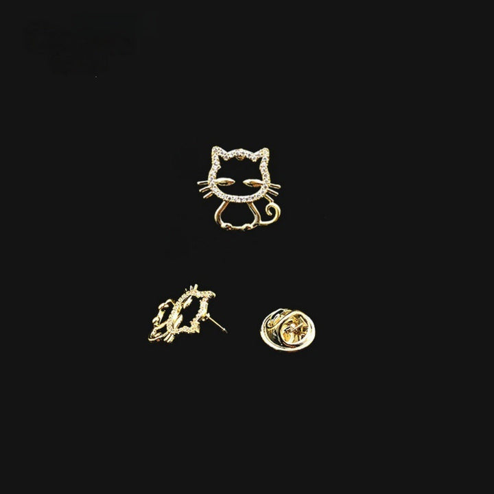 Elegant sparkling cat brooch pin with clear zirconia, perfect women's animal jewelry accessory.