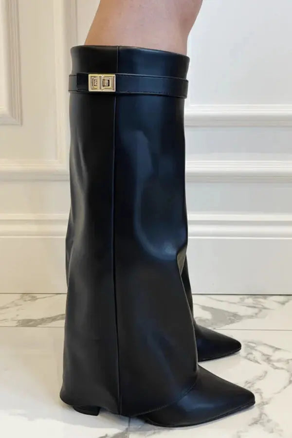 Sophisticated women's tall boots, featuring a refined silhouette for timeless style and comfort.