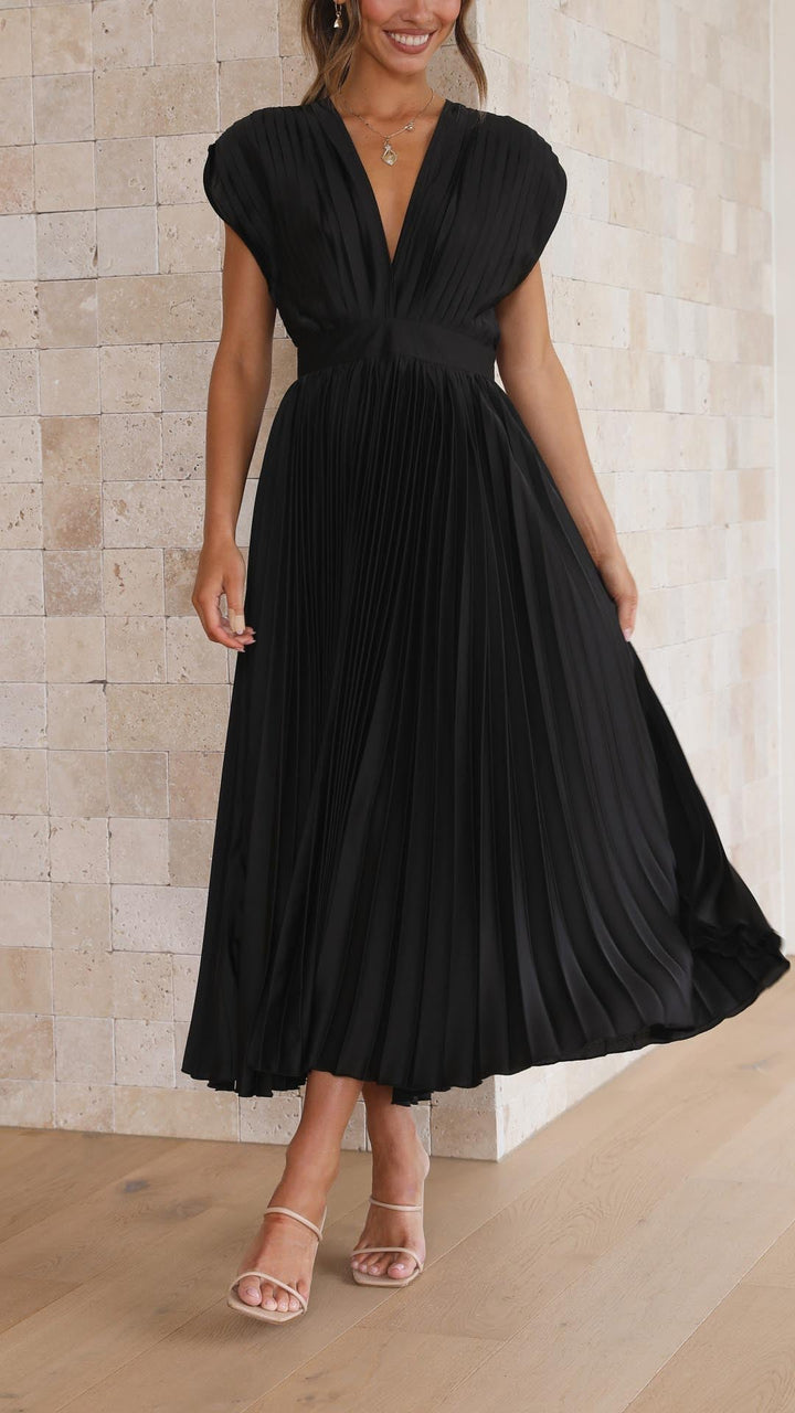 Gorgeous summer midi dress, V-neck, elegant fit & flare style. Ideal for parties & warm weather.