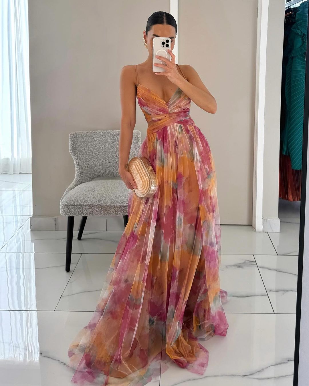 Elegant V-neck maxi dress for women, flowing skirt, perfect for summer occasions.