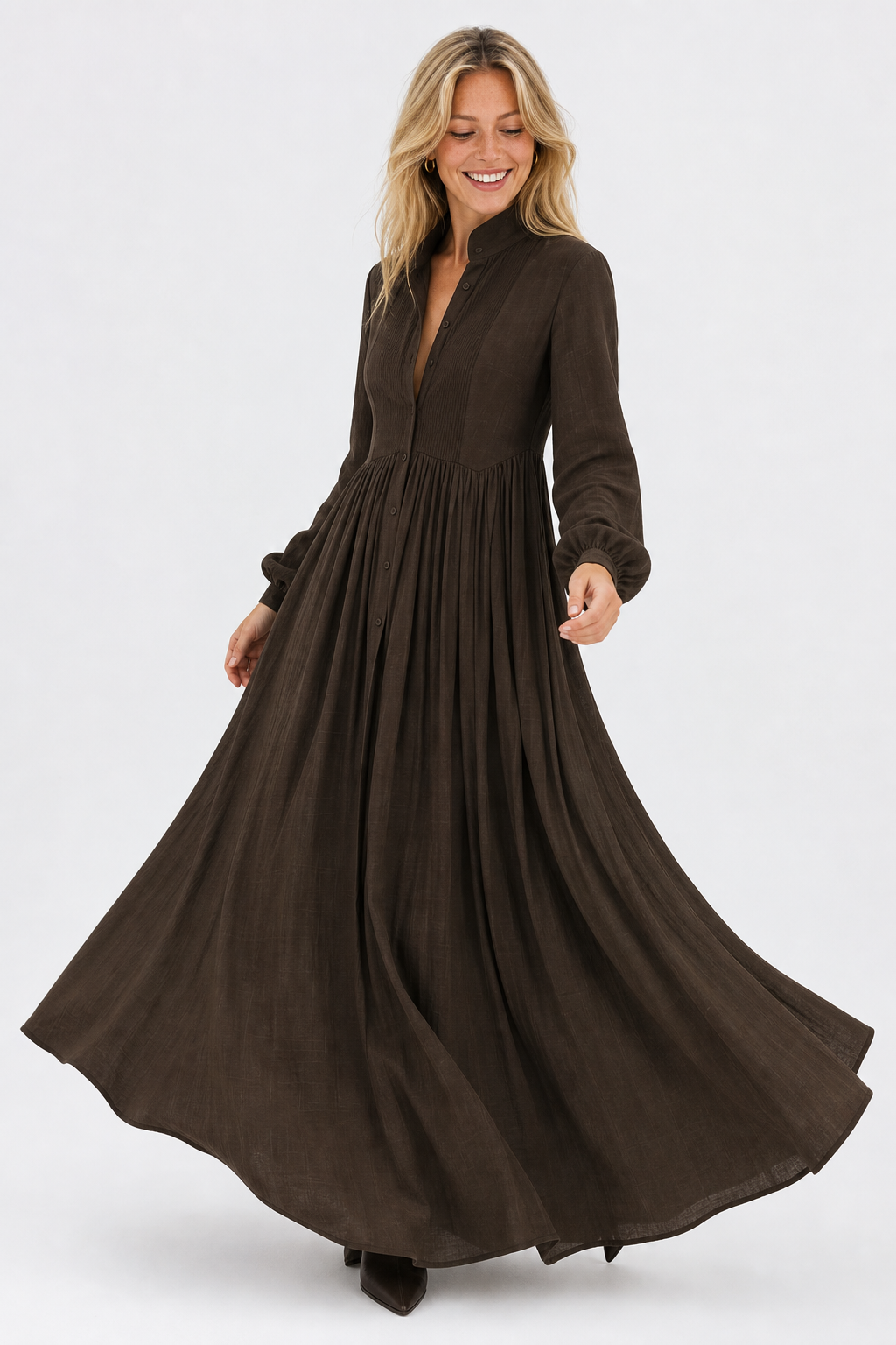 Summer-ready women's maxi dress, V-neck, comfortable relaxed fit, elegant balloon sleeves.