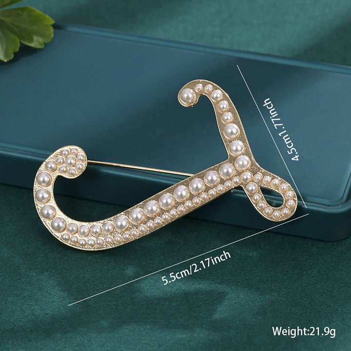 Women's bridal pearl hair clip, an exquisite accessory for weddings.