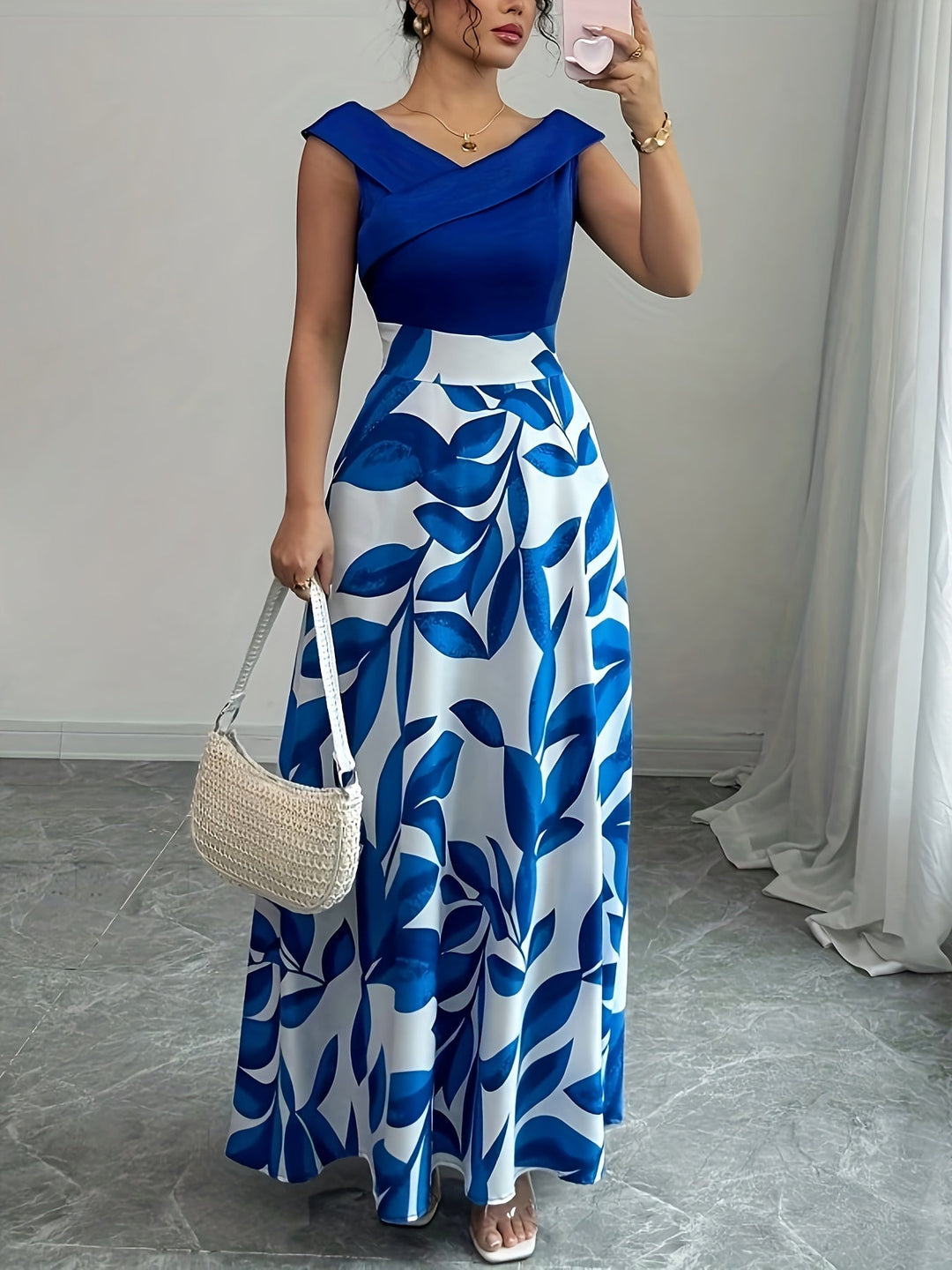 Chic women's A-line maxi dress, perfect for summer wedding guests or formal parties. Elegant & flowing evening wear.