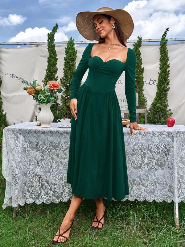 Stunning women's A-line evening dress, with a sweetheart neckline, ruched bodice, and elegant flow.