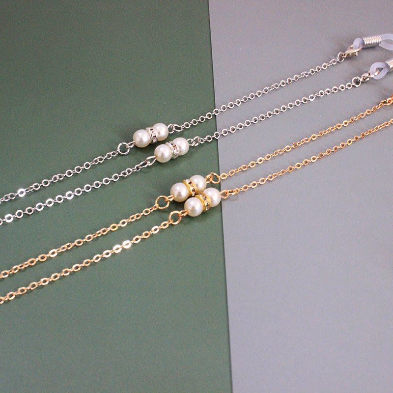 Adjustable pearl necklace for women, featuring lustrous pearls with versatile silver & gold-tone metals.