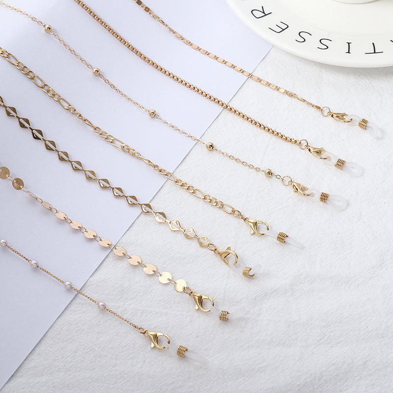 Elegant women's beaded necklace with sparkling crystal pendants. A fashion statement piece.