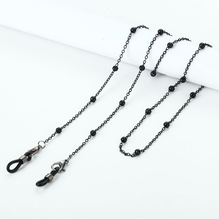 Fashionable women's beaded pendant necklace, an elegant accessory for various styles.