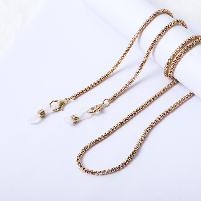 Perfect gift: elegant women's beaded necklace with sparkling crystal pendants.